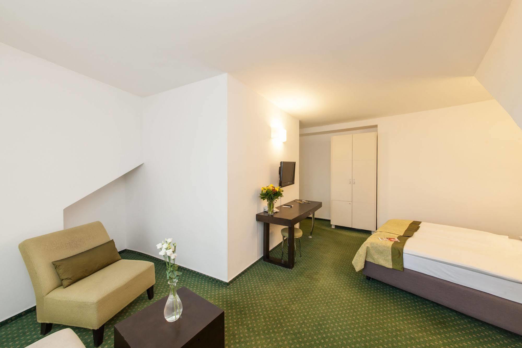 Hotel Vitkov Prága Kültér fotó